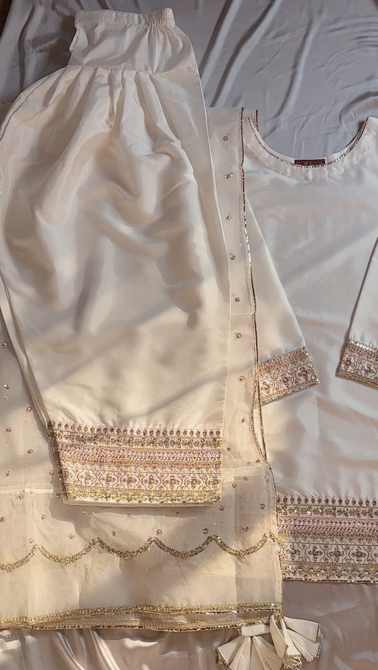 Ivory Farshi Set - 3 PCS